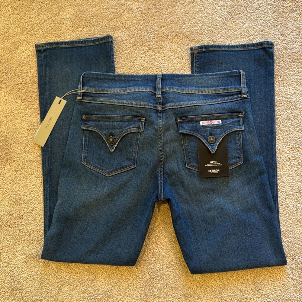 NWT - Hudson, midrise baby excursion petite. Beth Baby Boot. Size 31